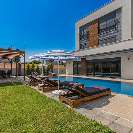 Villa Near By The Land Of Legends , 40 M2 Private Pool Batiatus Belek